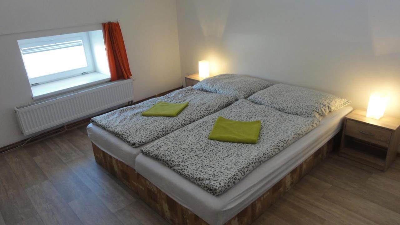 Penzion U Hradeb Znojmo Exteriör bild