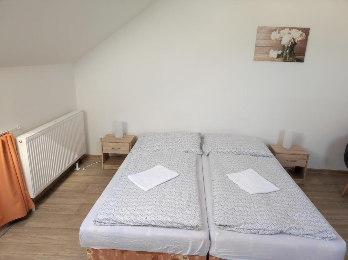 Penzion U Hradeb Znojmo Exteriör bild