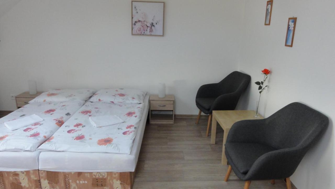 Penzion U Hradeb Znojmo Exteriör bild