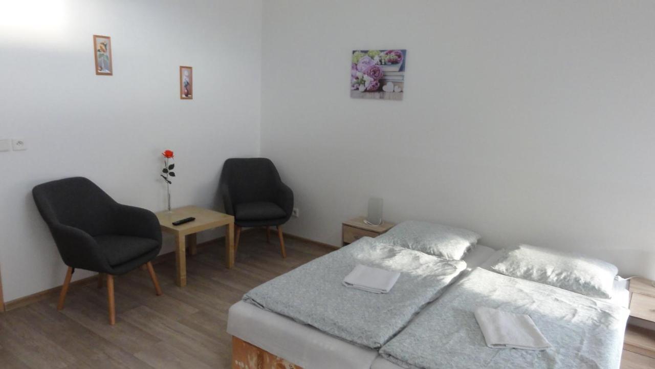 Penzion U Hradeb Znojmo Exteriör bild