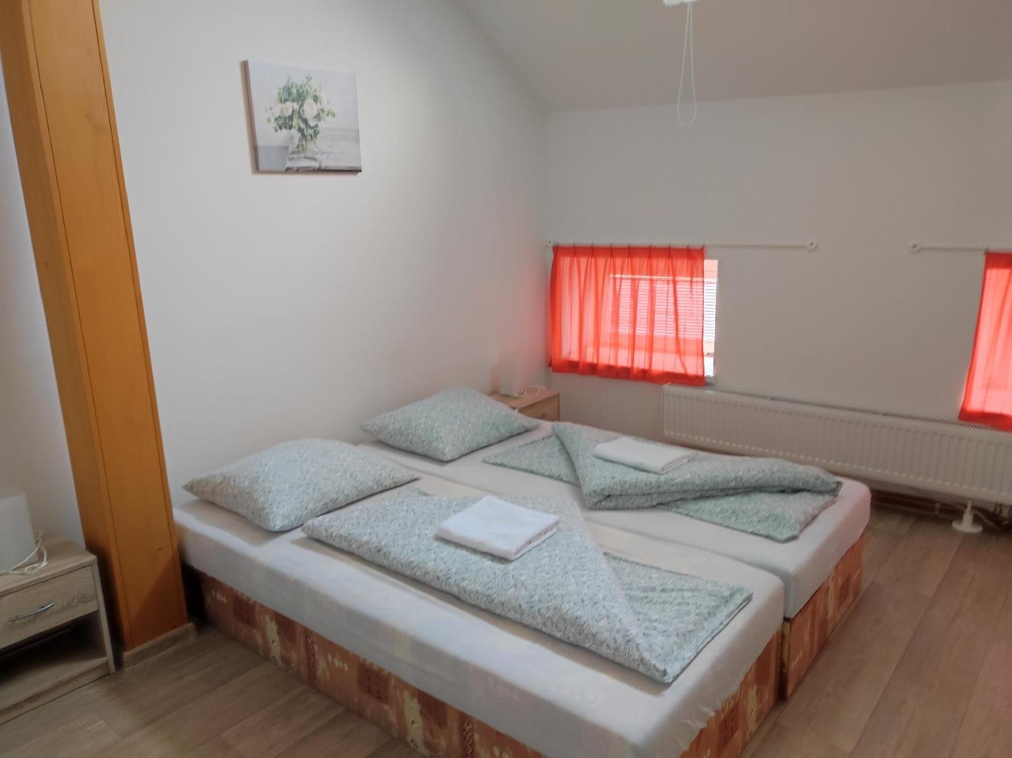 Penzion U Hradeb Znojmo Exteriör bild
